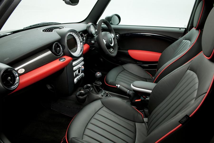  Mini Cooper JCW Championship 50 2009 года  (фото 2 из 6)